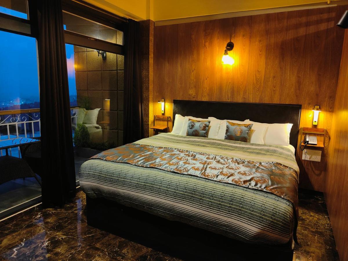 Hotel Acropolis Shillong Dış mekan fotoğraf