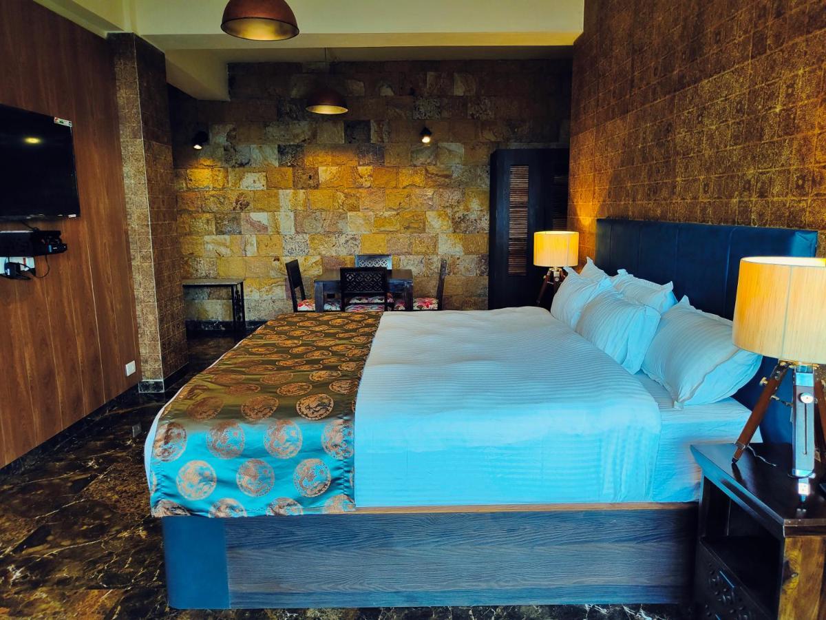 Hotel Acropolis Shillong Dış mekan fotoğraf