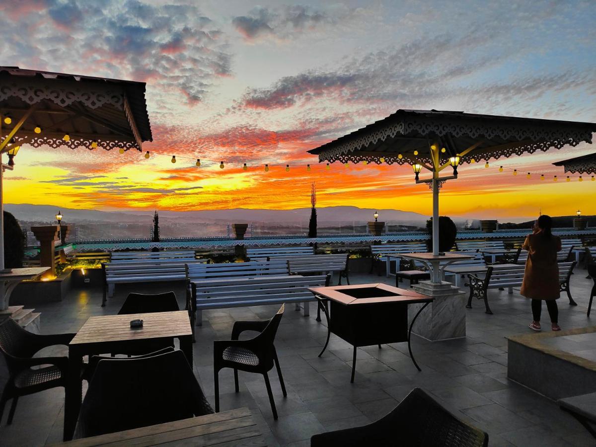 Hotel Acropolis Shillong Dış mekan fotoğraf