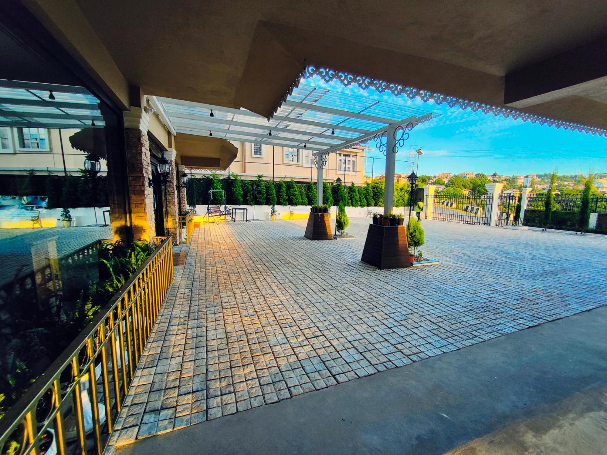 Hotel Acropolis Shillong Dış mekan fotoğraf