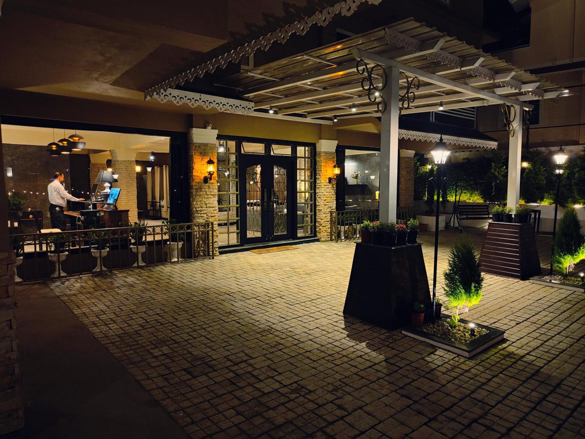 Hotel Acropolis Shillong Dış mekan fotoğraf