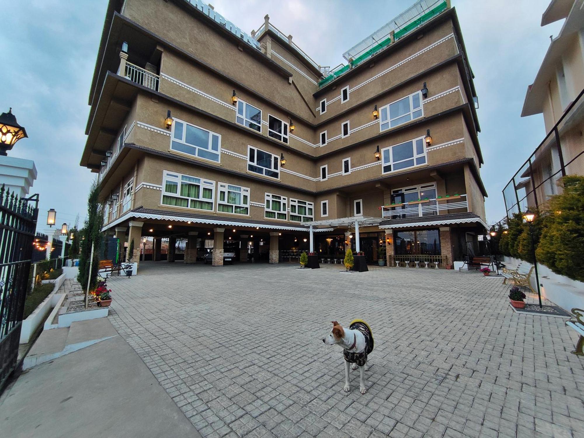 Hotel Acropolis Shillong Dış mekan fotoğraf
